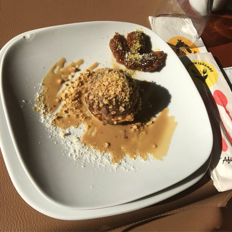 Kaymaklı incir tatlısı