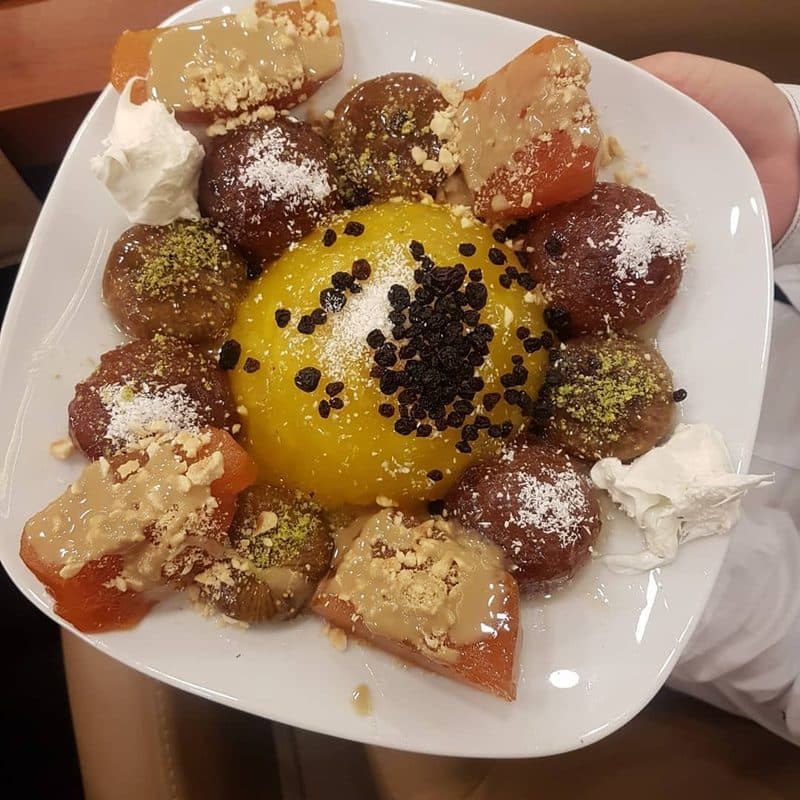 Karışık tatlı tabağı