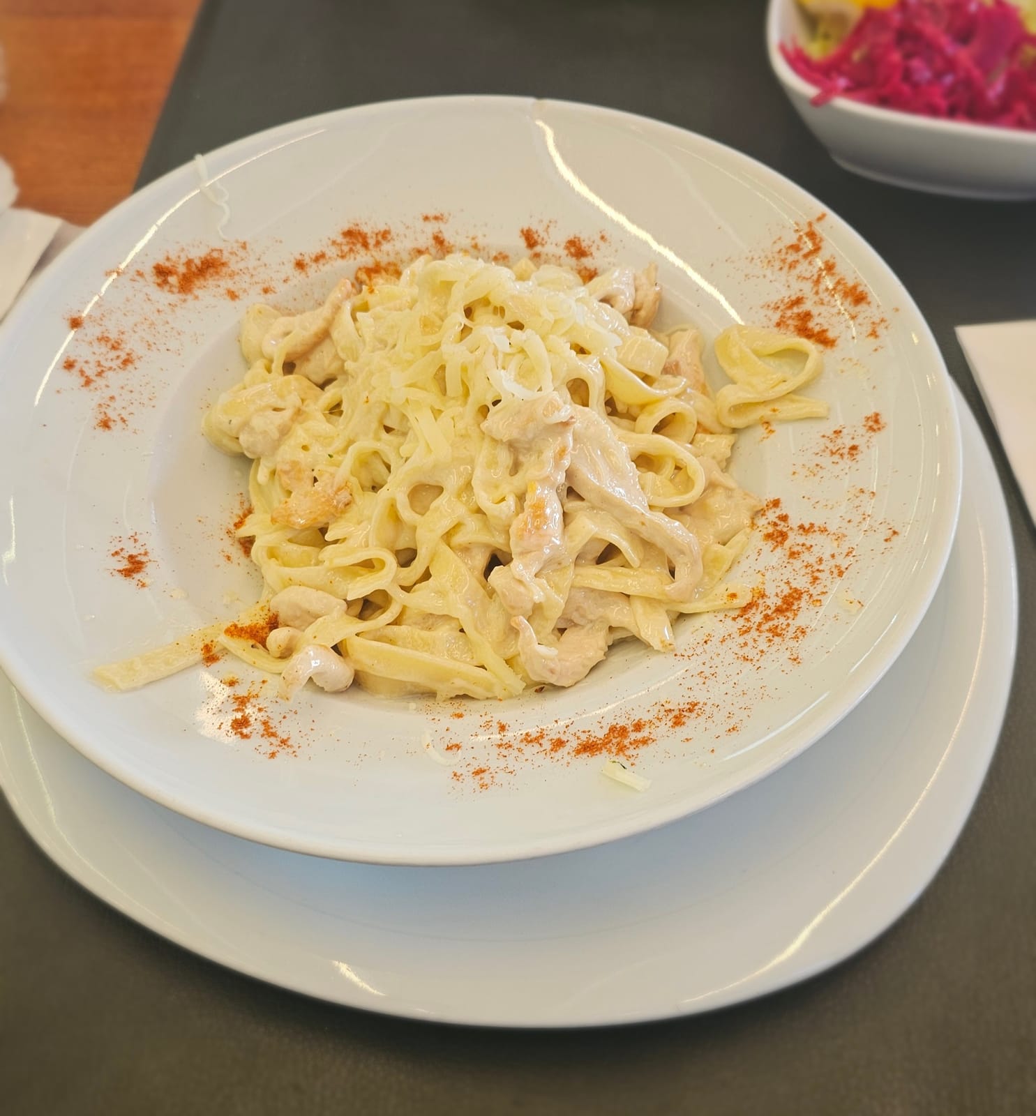 Kremalı tavuklu makarna