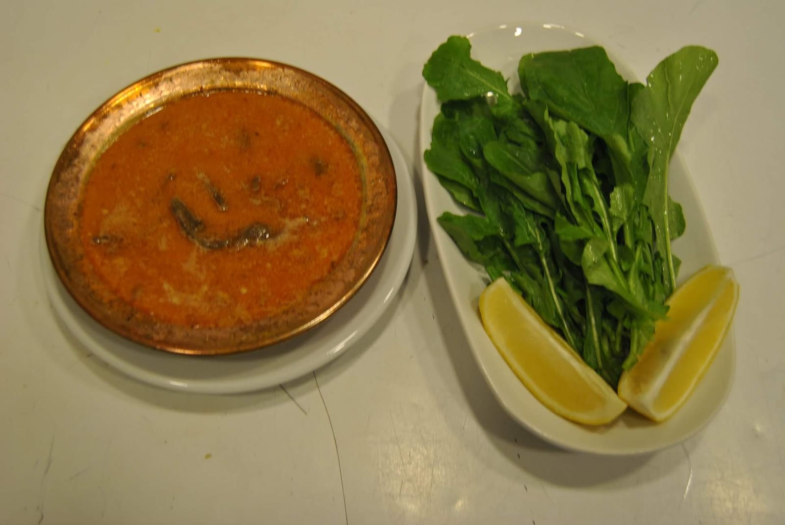 Sahanda çorba ve roka