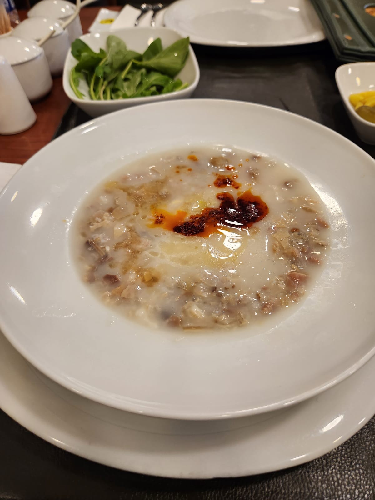 İşkembe çorbası servis