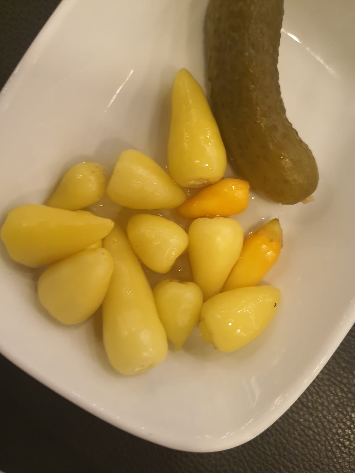 Biber ve salatalık turşusu