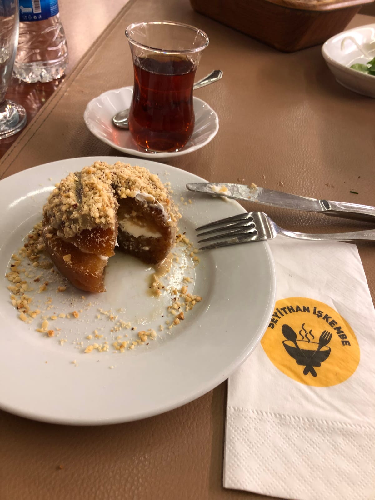 Kaymaklı ekmek kadayıfı
