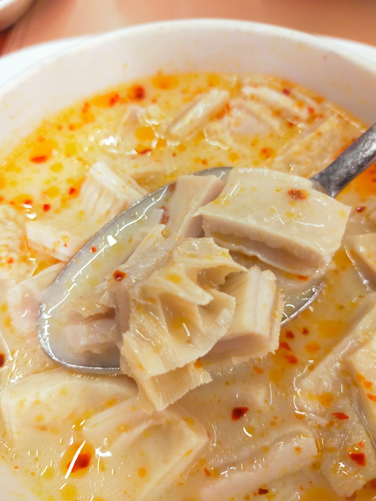 Kaşıkta tuzlama çorbası